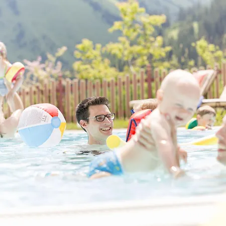 Familotel Kaiserhof - Families Only 4*