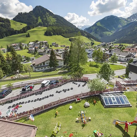 Familotel Kaiserhof - Families Only 4* Berwang