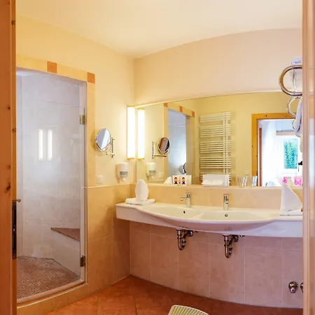 호텔 Familotel Kaiserhof - Families Only 4*