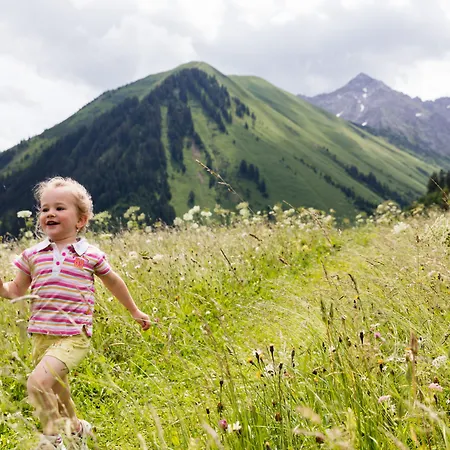 Hotel Familotel Kaiserhof - Families Only Berwang